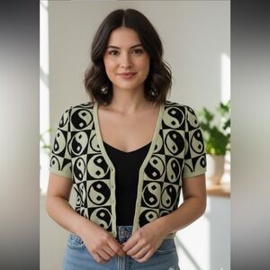 La Hearts Black and White Patterned Sweater